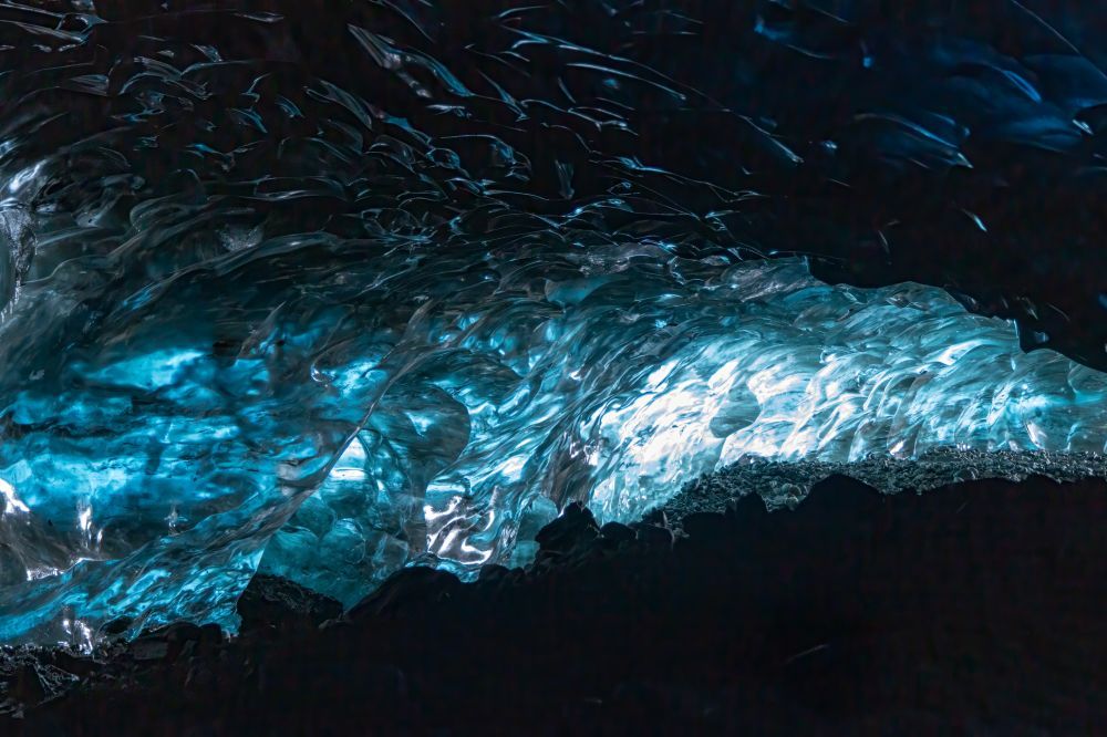 Jökulsárlón Ice cave